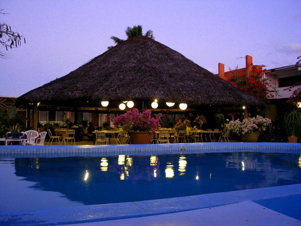 Hotel Santo Vanuatu Люганвиль Экстерьер фото