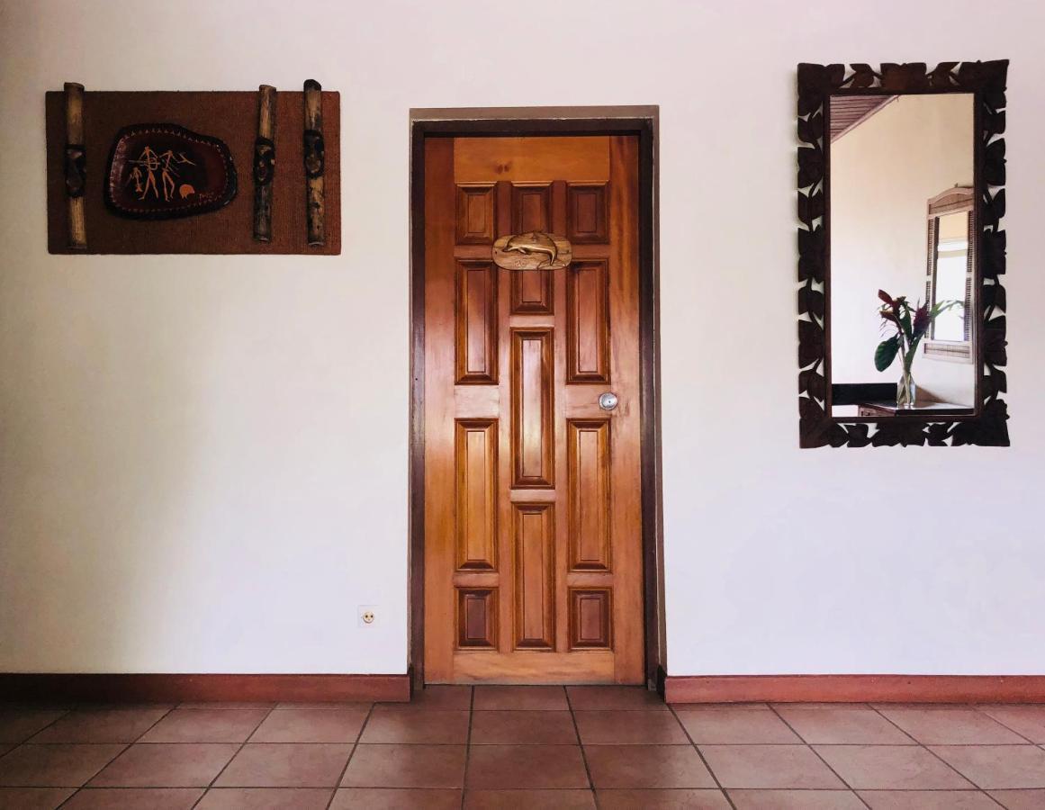 Hotel Santo Vanuatu Люганвиль Экстерьер фото