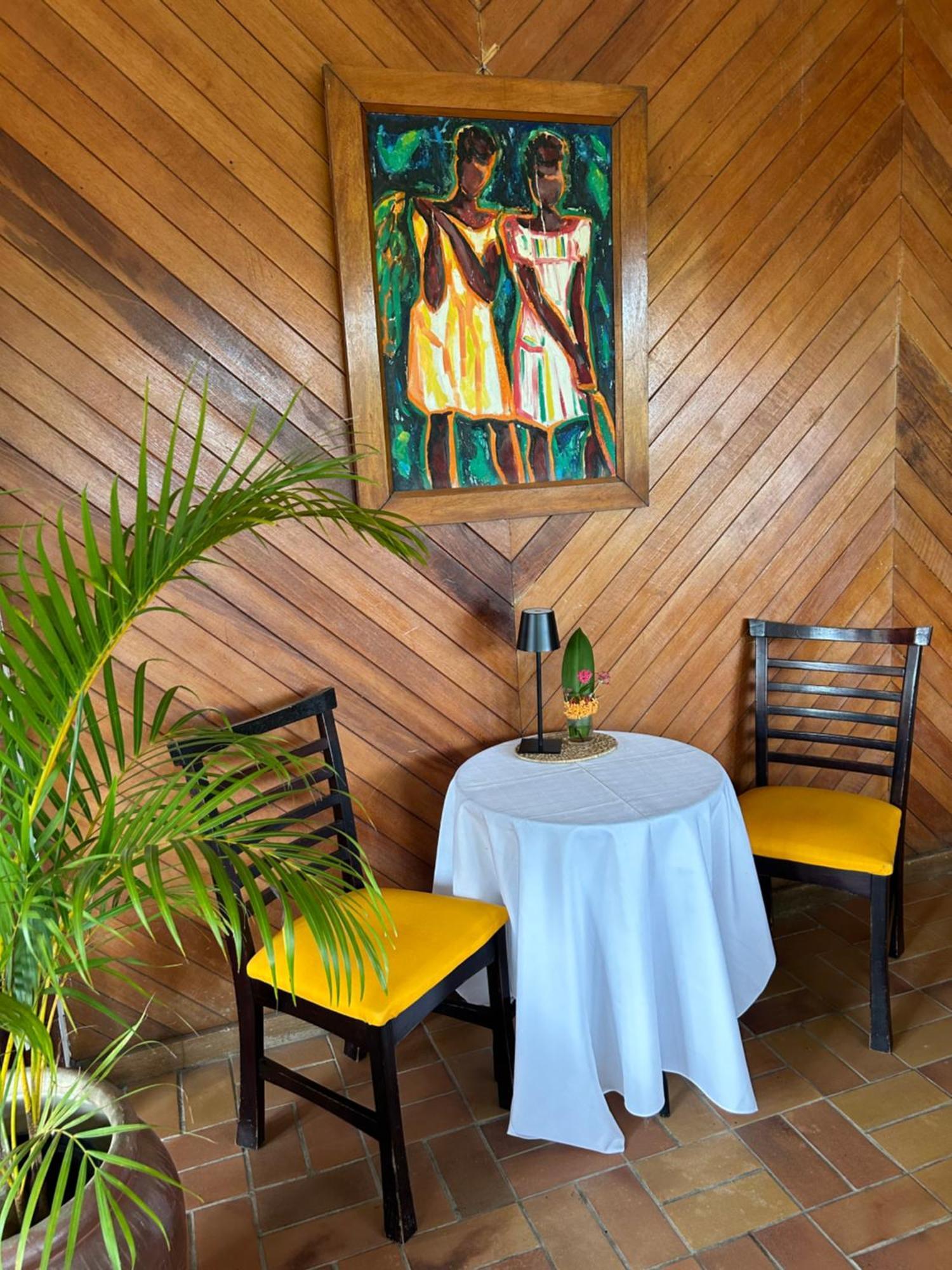 Hotel Santo Vanuatu Люганвиль Экстерьер фото