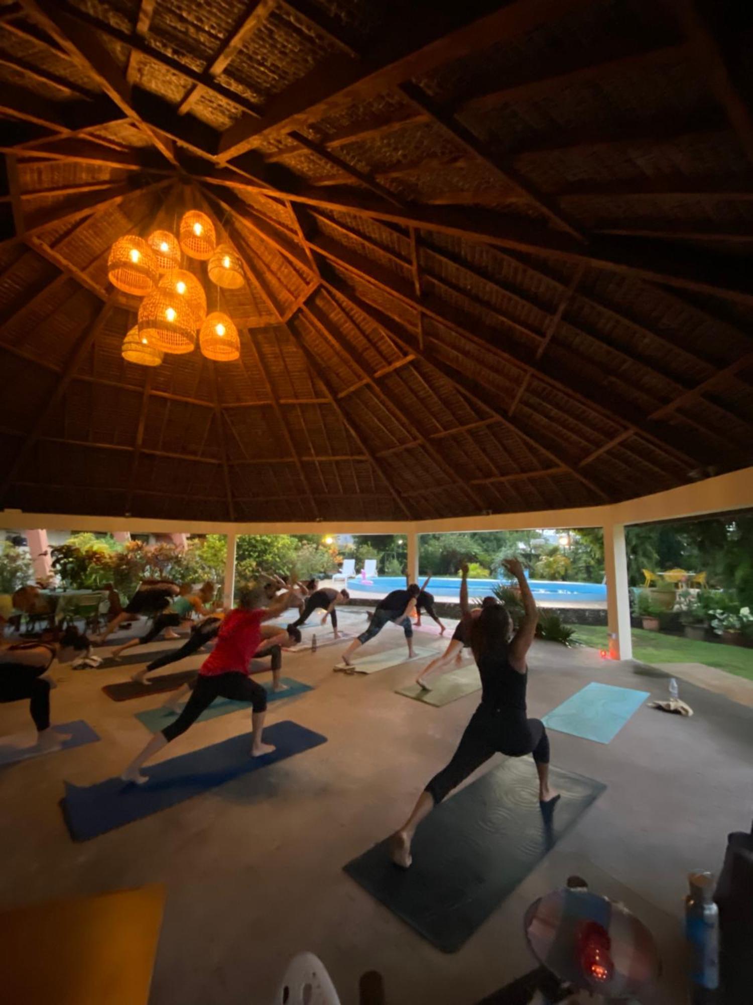 Hotel Santo Vanuatu Люганвиль Экстерьер фото