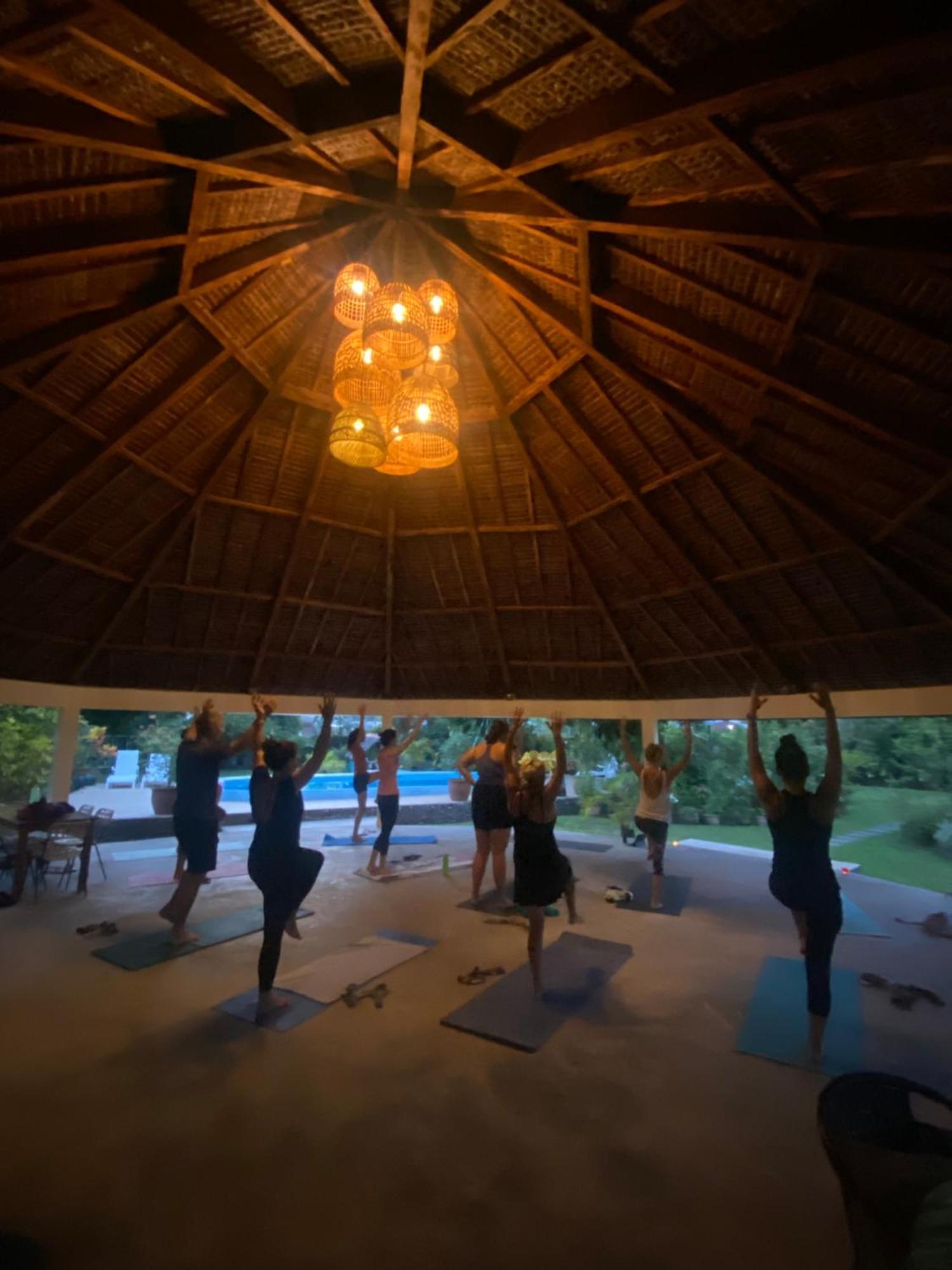 Hotel Santo Vanuatu Люганвиль Экстерьер фото