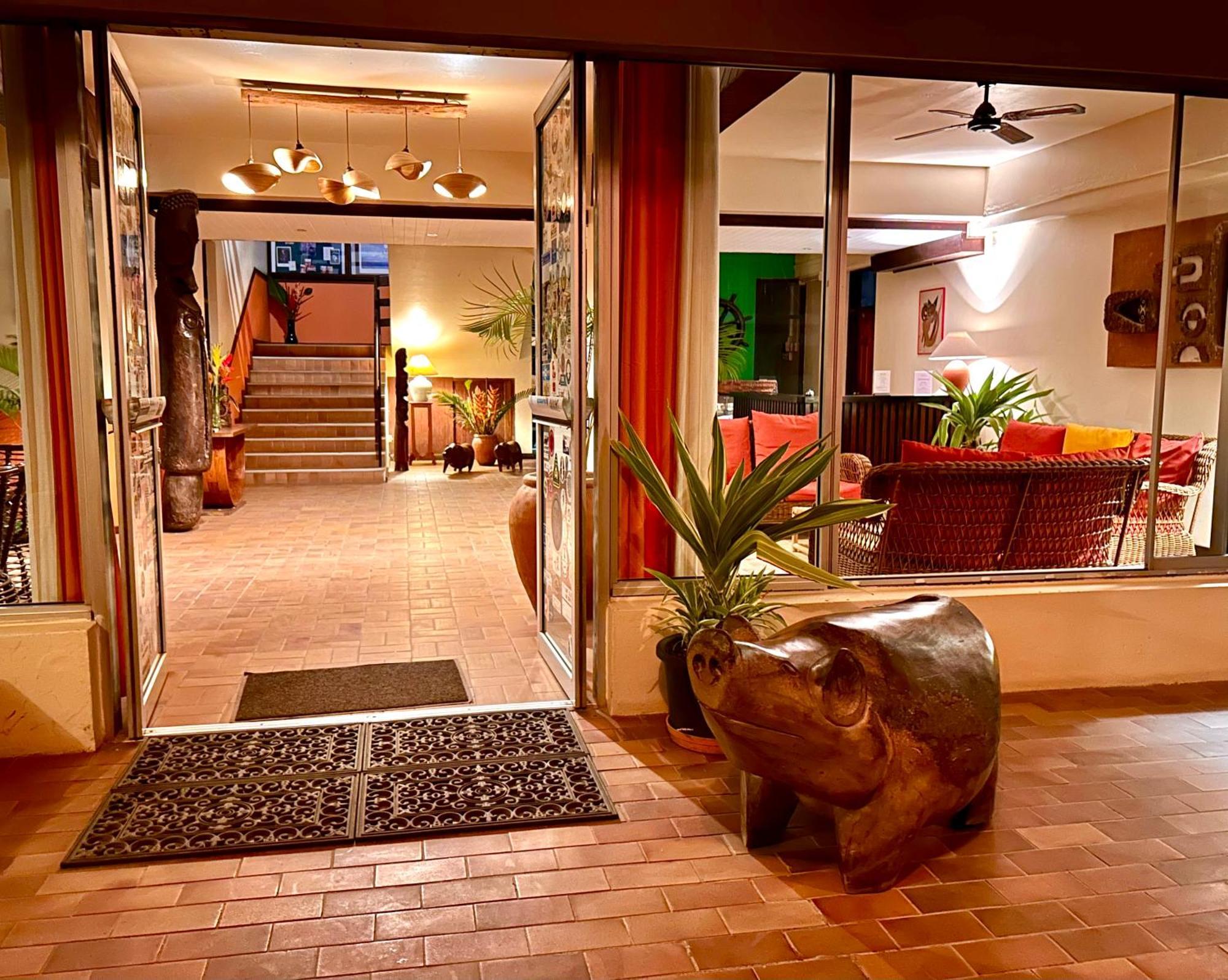 Hotel Santo Vanuatu Люганвиль Экстерьер фото