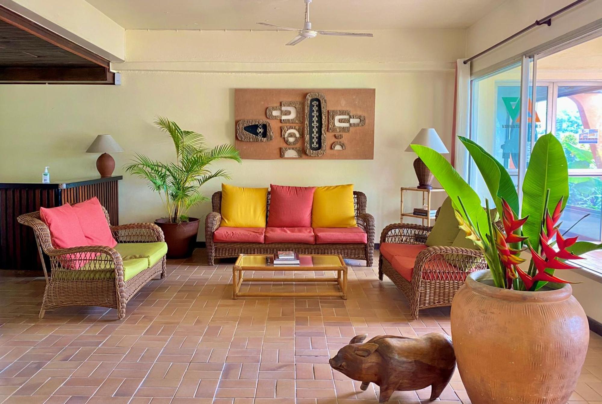 Hotel Santo Vanuatu Люганвиль Экстерьер фото